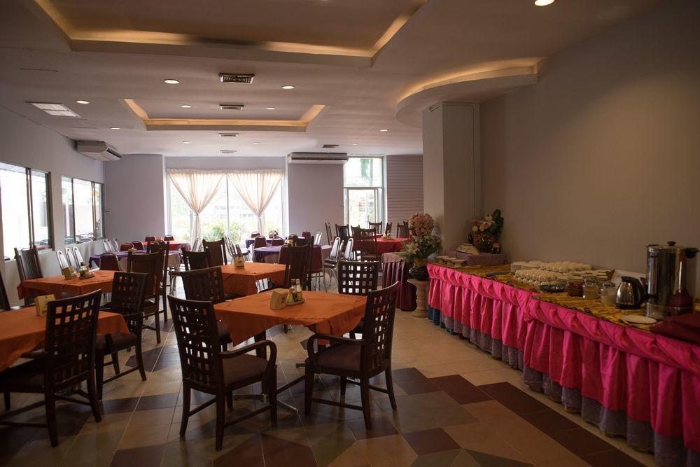 Ayothaya Riverside Hotel Аюттхая Екстер'єр фото