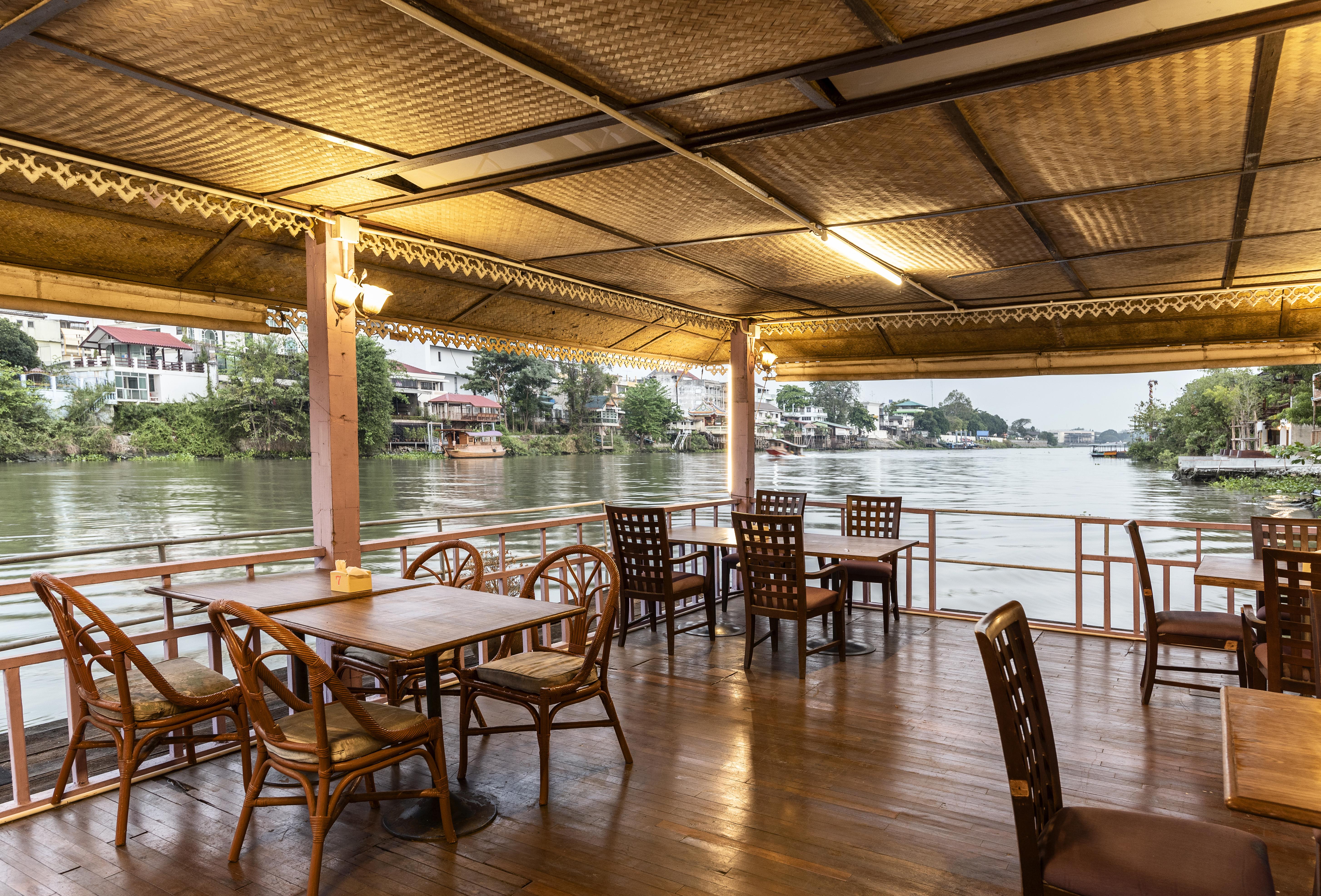 Ayothaya Riverside Hotel Аюттхая Екстер'єр фото