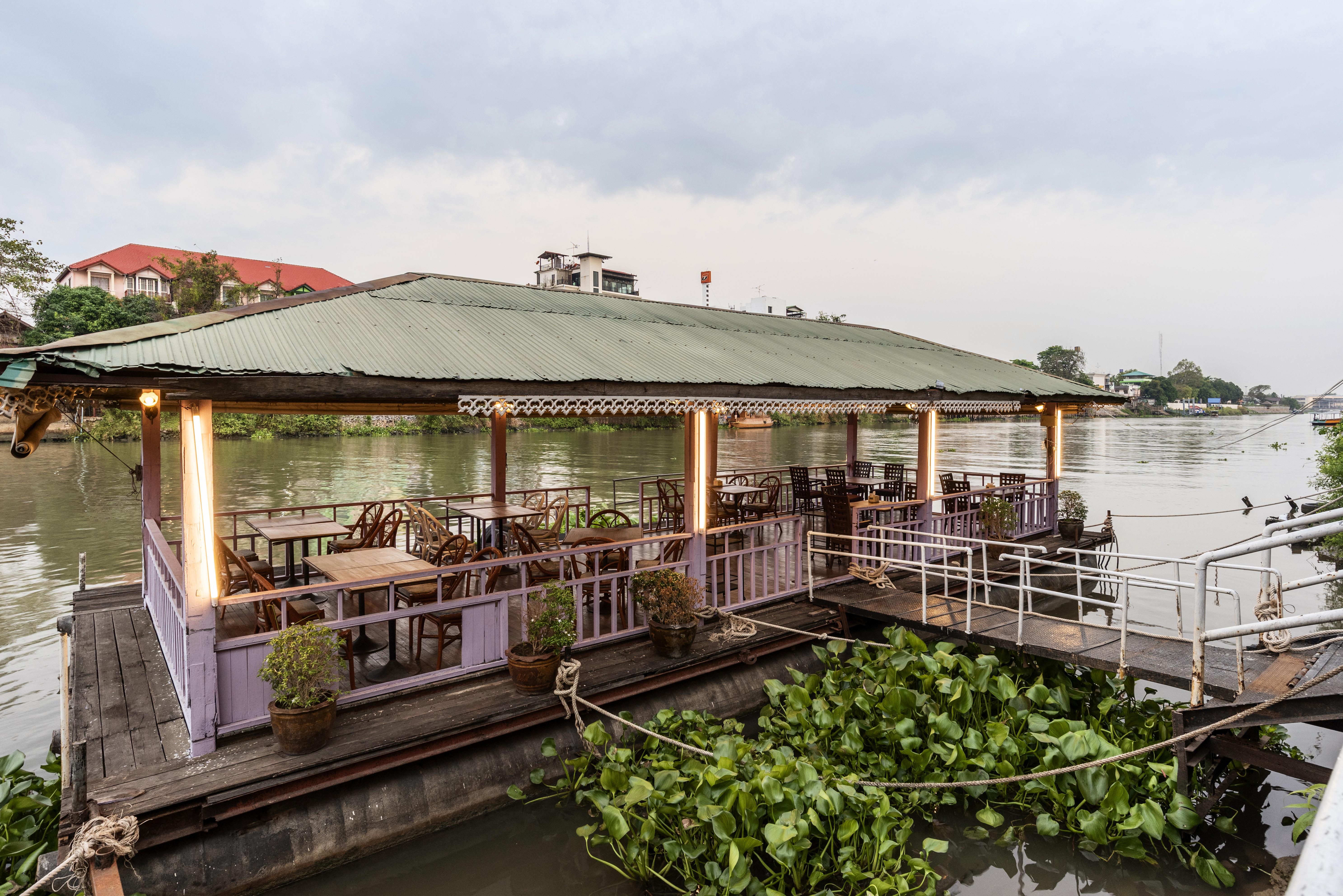 Ayothaya Riverside Hotel Аюттхая Екстер'єр фото