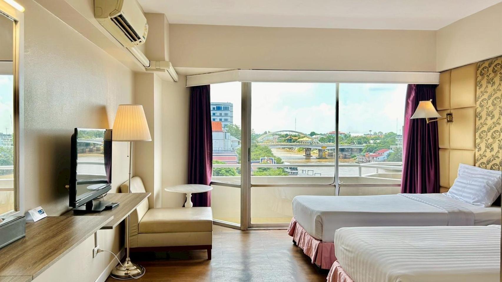 Ayothaya Riverside Hotel Аюттхая Екстер'єр фото
