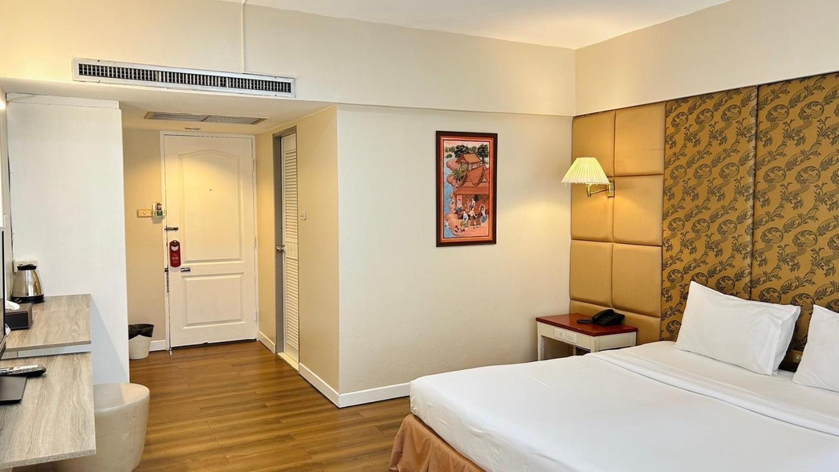 Ayothaya Riverside Hotel Аюттхая Екстер'єр фото