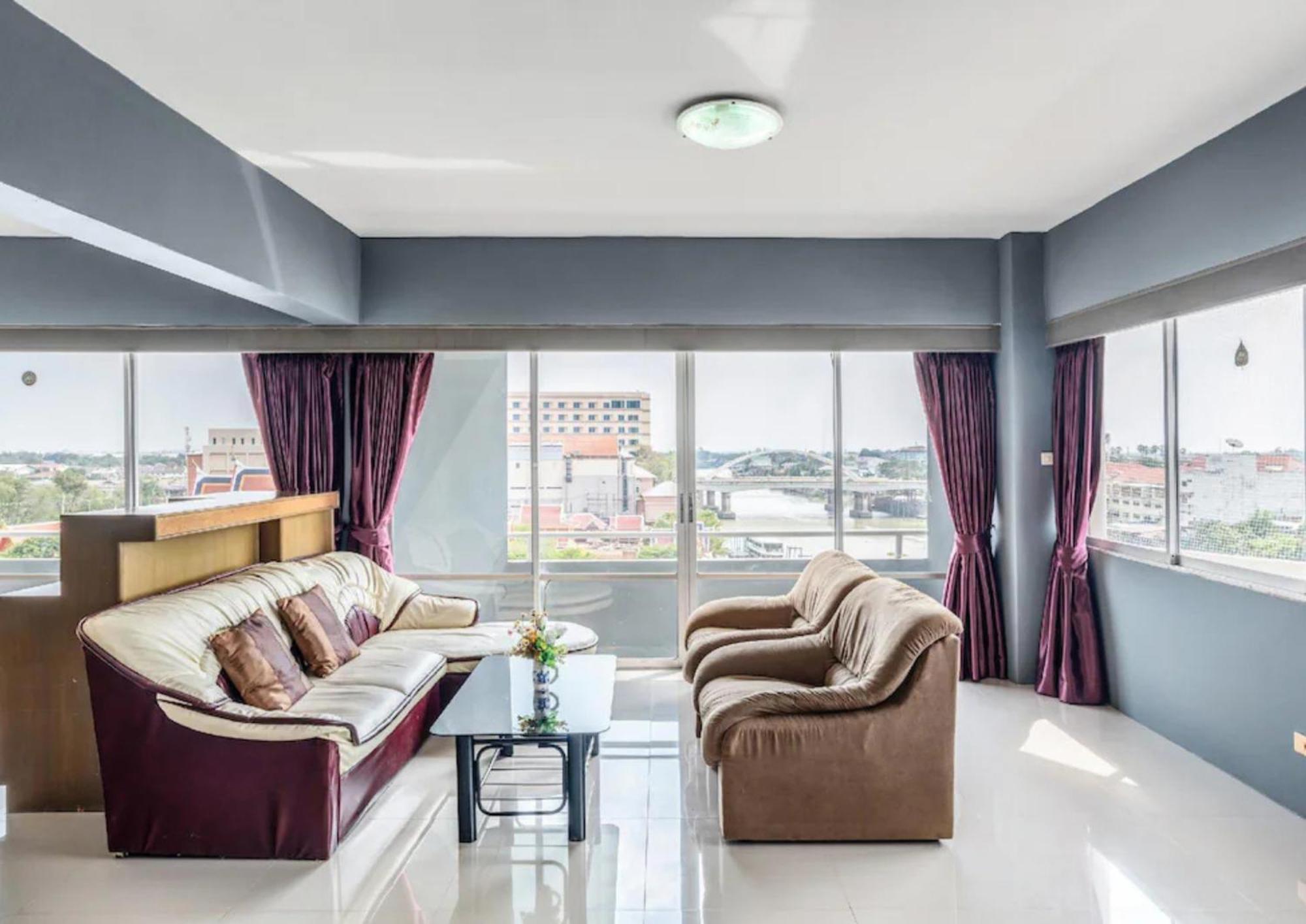 Ayothaya Riverside Hotel Аюттхая Екстер'єр фото