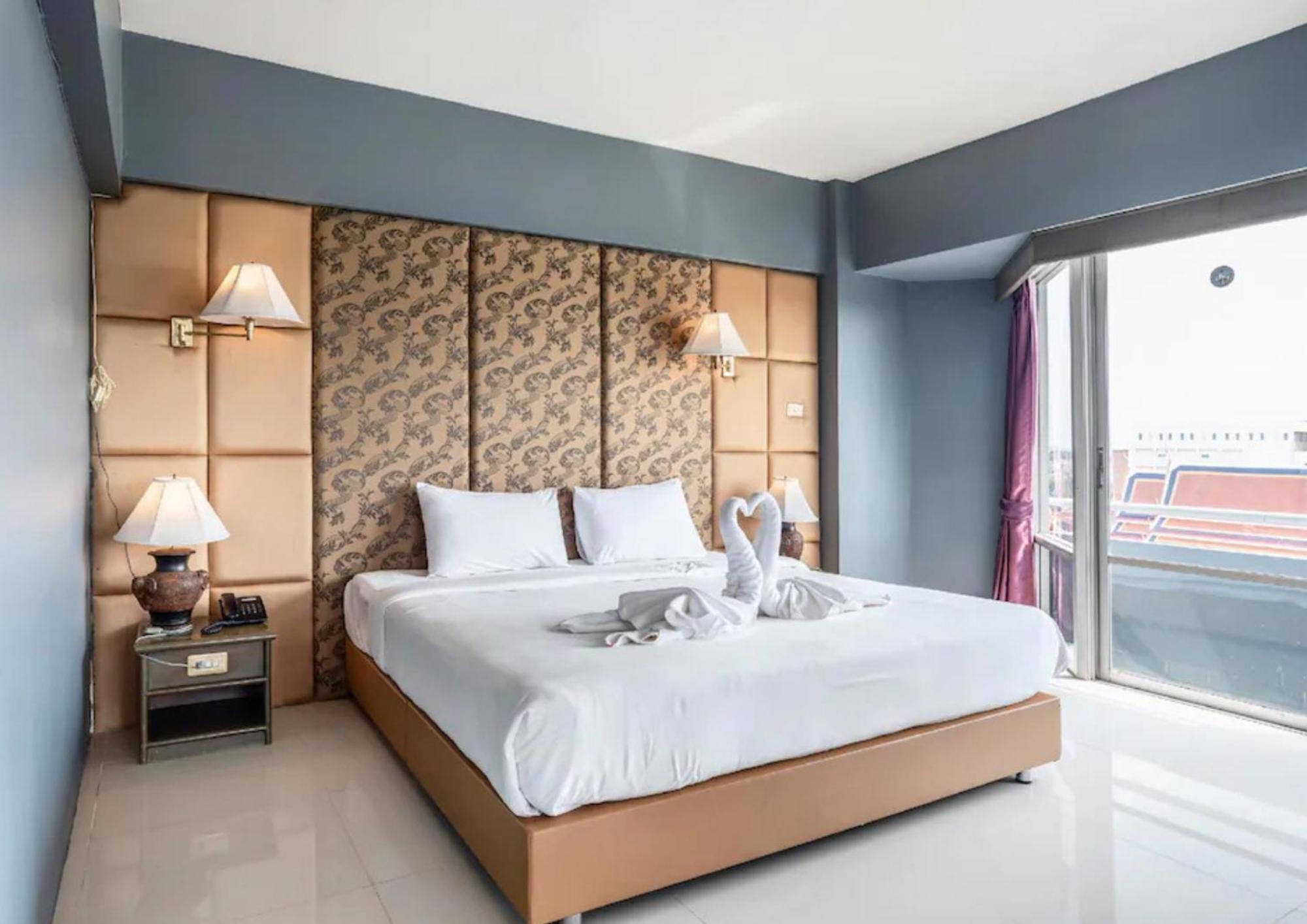 Ayothaya Riverside Hotel Аюттхая Екстер'єр фото
