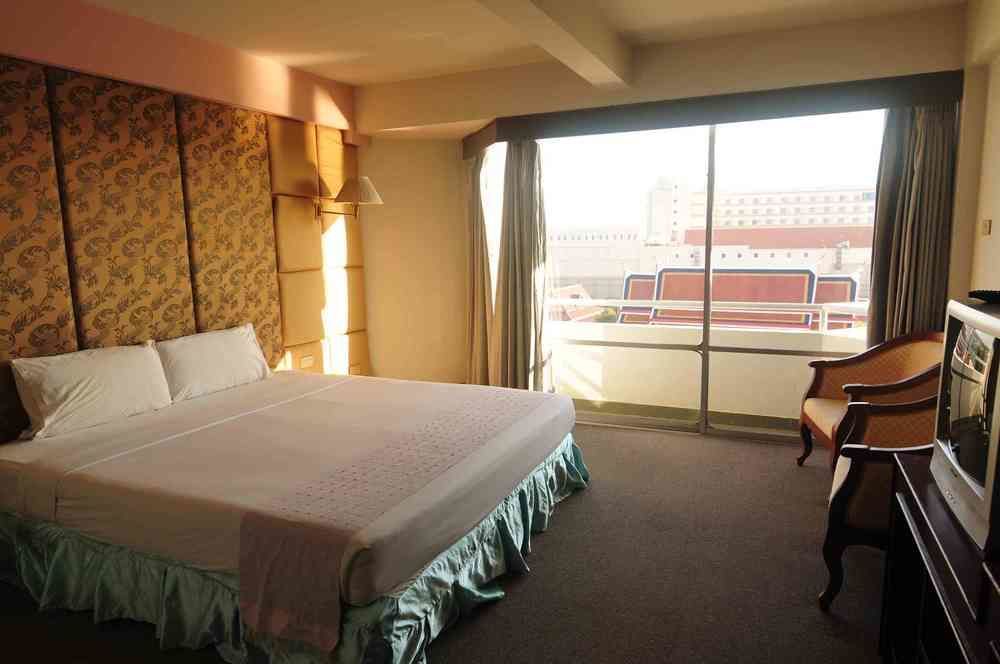 Ayothaya Riverside Hotel Аюттхая Екстер'єр фото