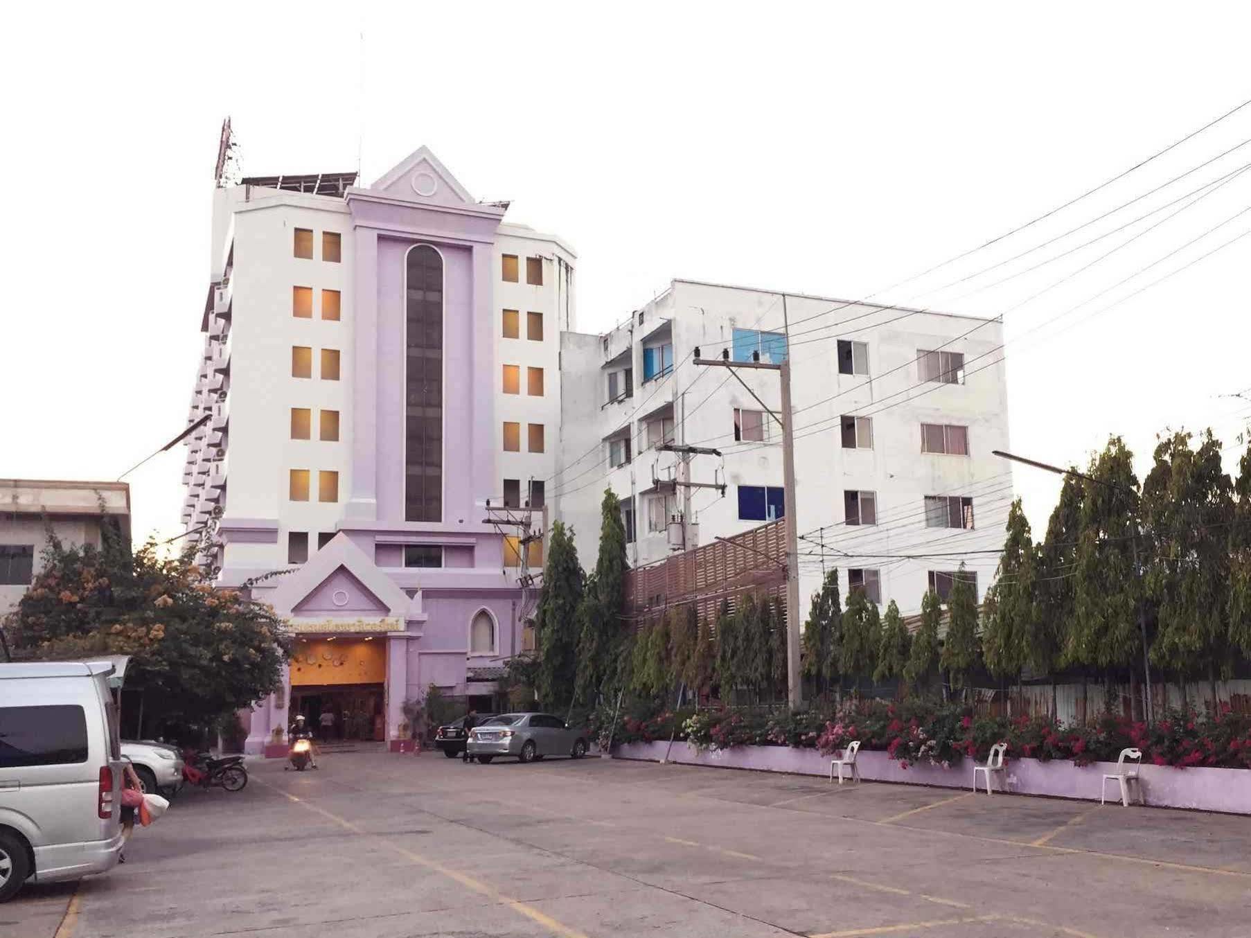 Ayothaya Riverside Hotel Аюттхая Екстер'єр фото