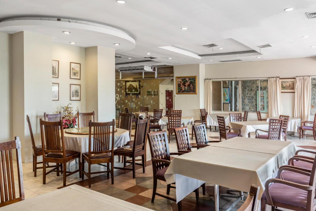 Ayothaya Riverside Hotel Аюттхая Екстер'єр фото